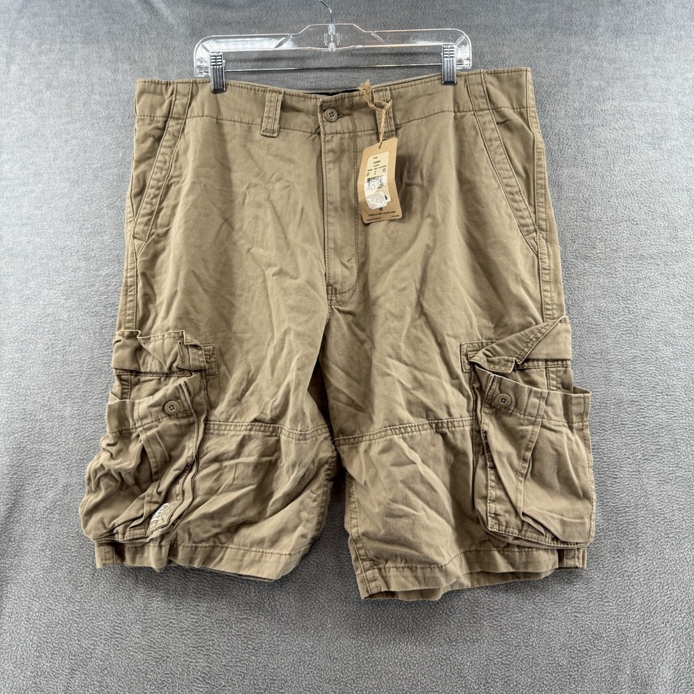 Levi's Men's Beige Cargo Shorts Loose Through Thigh Ripstop Size 40 NWT